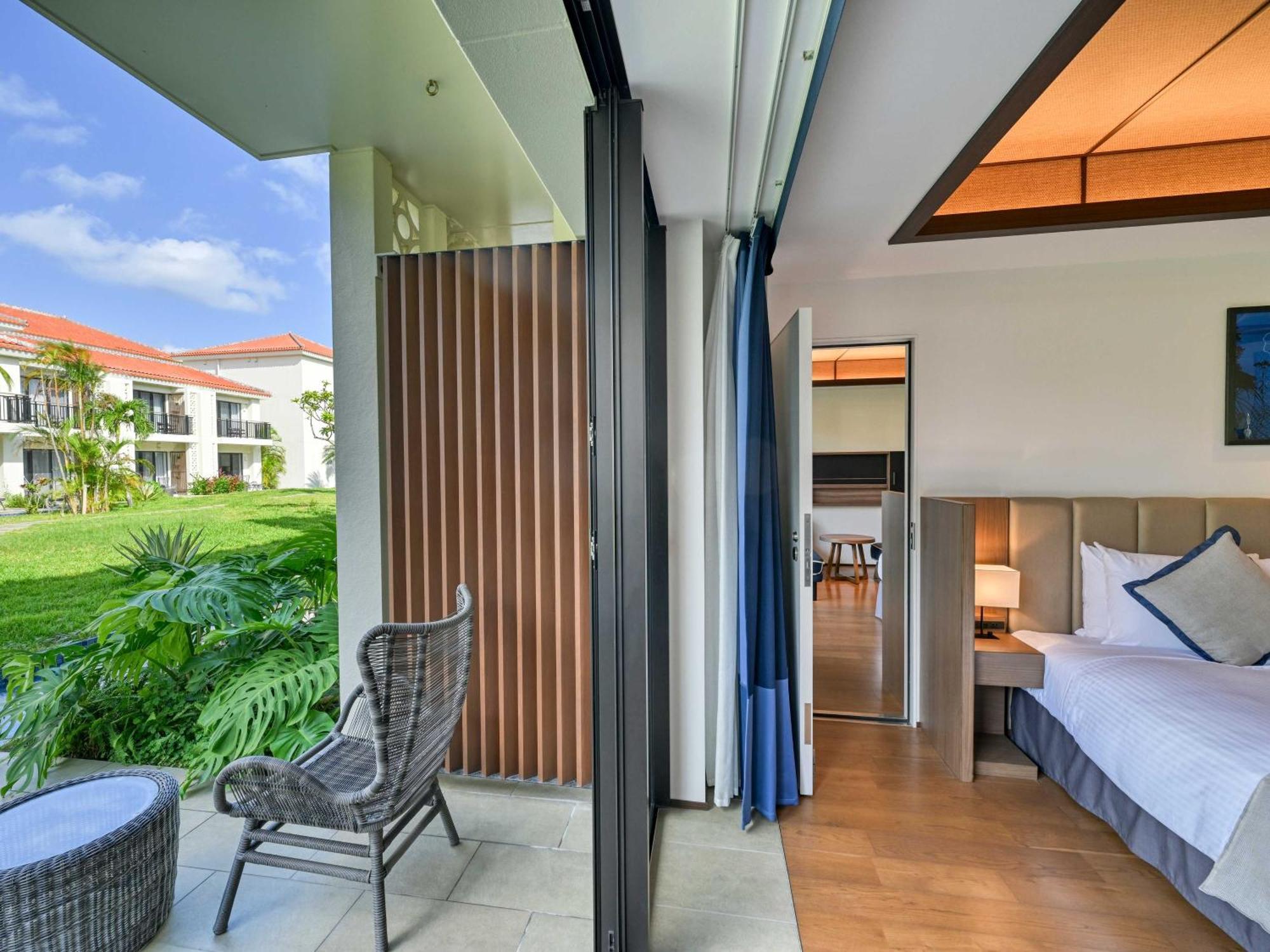 ฟูซากิ บีช รีสอร์ต โฮเต็ล แอนด์ วิลลา Hotel Ishigaki  ภายนอก รูปภาพ